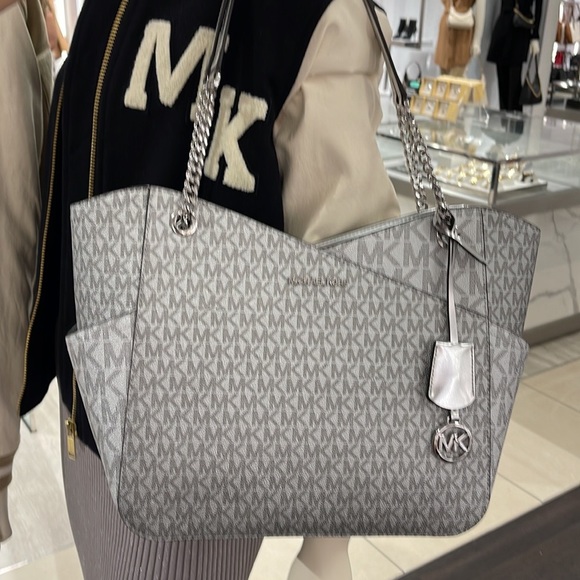 Michael Kors Jet Set Travel Large Chained Tote Shoulder Bag MK 
Silver

NWT - Picture 14 of 16